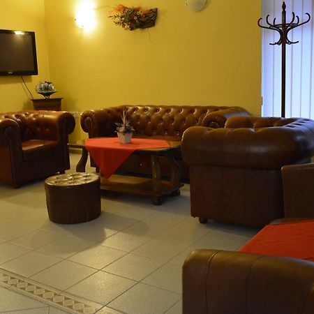Hotel Vrsatec Vrsatske Podhradie Dış mekan fotoğraf